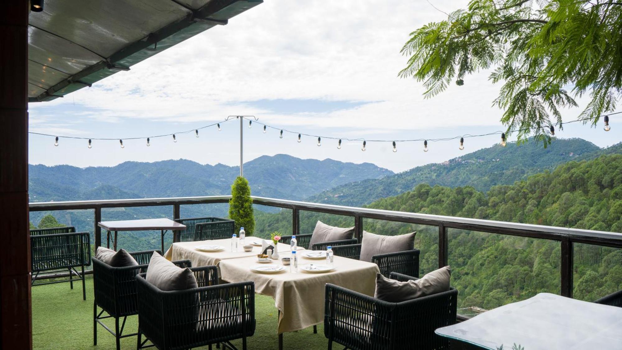 Winnies Holiday Resort & Spa Kasauli Exterior photo